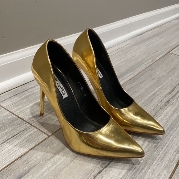 Women’s size 6.5-Cape ribbon gold heels - Picture 2 of 3